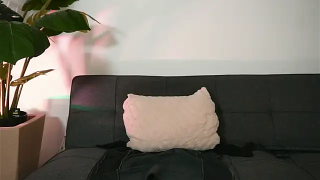 chrizmacgregor online show from 31, 7, 2026