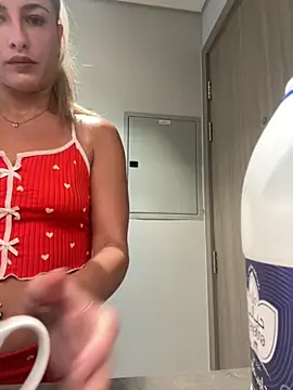 Snapshot of BabyBluexox chatting on 15, 11, 2025 BabyBluexox online show from 15, 11, 2025