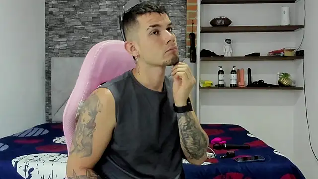 BooyHott  online show from 25, 2, 2026