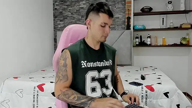 BooyHott  online show from 6, 3, 2026