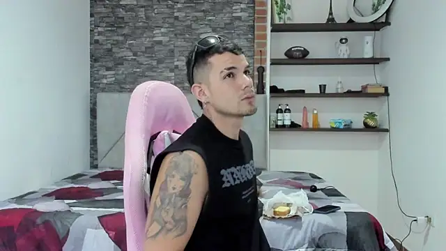 BooyHott  online show from 9, 3, 2026