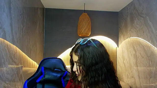 Snapshot of dany_r_ chatting on 10, 11, 2025 dany r online show from 10, 11, 2025