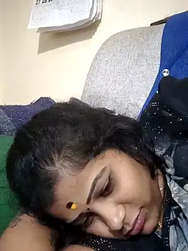 Snapshot of sweetqueen143 chatting on 4, 10, 2025 sweetqueen143 online show from 4, 10, 2025