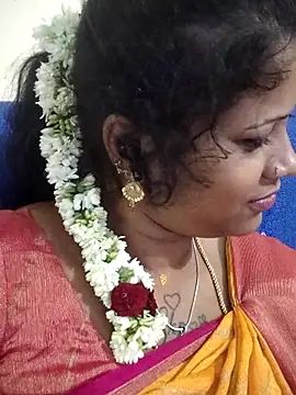 Snapshot of sweetqueen143 chatting on 21, 11, 2025 sweetqueen143 online show from 21, 11, 2025