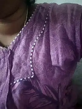 Snapshot of sweetqueen143 chatting on 17, 12, 2025 sweetqueen143 online show from 17, 12, 2025