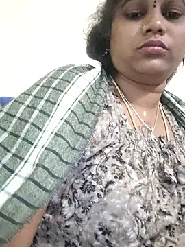 Snapshot of sweetqueen143 chatting on 7, 1, 2026 sweetqueen143 online show from 7, 1, 2026