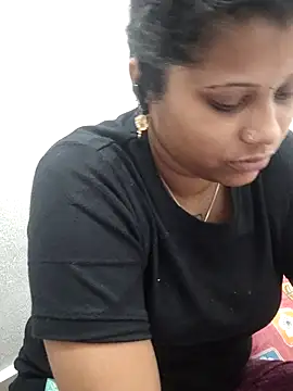 Snapshot of sweetqueen143 chatting on 1, 3, 2026 sweetqueen143 online show from 1, 3, 2026