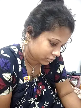 Snapshot of sweetqueen143 chatting on 2, 3, 2026 sweetqueen143 online show from 2, 3, 2026