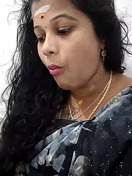 Snapshot of sweetqueen143 chatting on 3, 3, 2026 sweetqueen143 online show from 3, 3, 2026