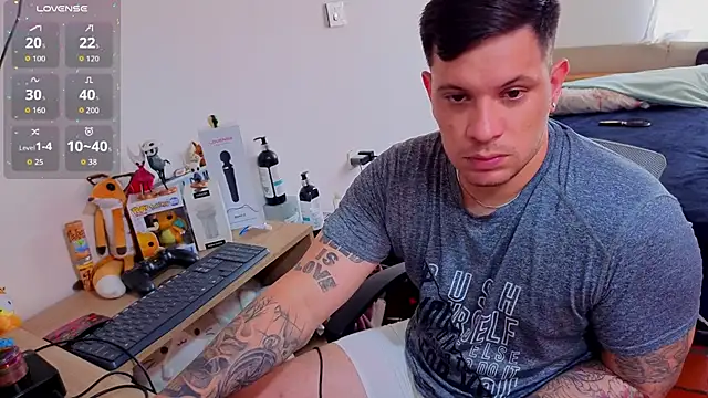 Snapshot of ryden_01 chatting on 11, 11, 2025 ryden 01 online show from 11, 11, 2025