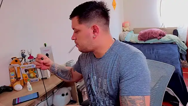 Snapshot of ryden_01 chatting on 16, 11, 2025 ryden 01 online show from 16, 11, 2025