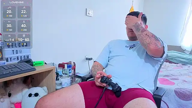 Snapshot of ryden_01 chatting on 4, 12, 2025 ryden 01 online show from 4, 12, 2025