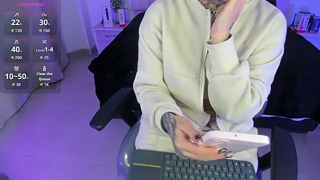 Gyal 8  online show from 10, 2, 2026