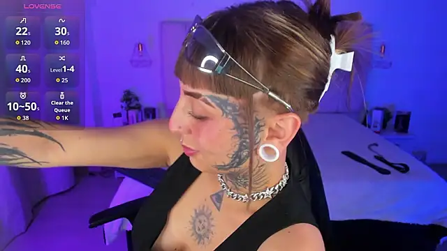 Gyal 8  online show from 24, 2, 2026