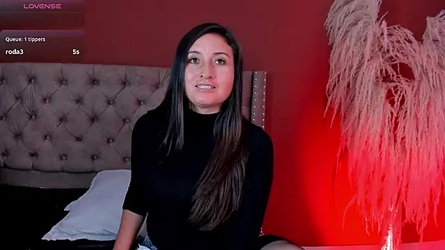 Snapshot of angela_fiory chatting on 28, 10, 2025 angela fiory online show from 28, 10, 2025