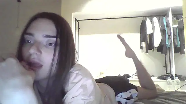 Luna Samosienko online show from 25, 9, 2025