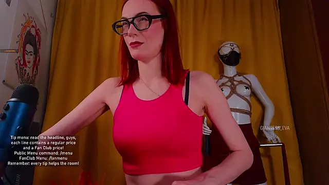 Snapshot of Giantess_Eva chatting on 23, 10, 2025 Giantess Eva online show from 23, 10, 2025