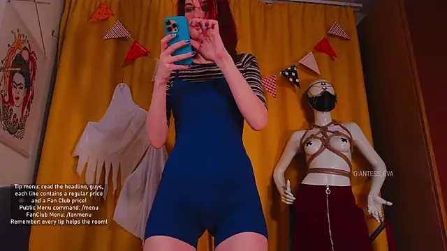 Snapshot of Giantess_Eva chatting on 31, 10, 2025 Giantess Eva online show from 31, 10, 2025