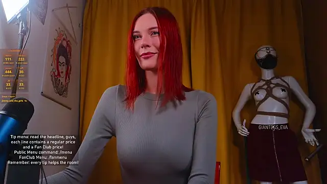 Snapshot of Giantess_Eva chatting on 12, 11, 2025 Giantess Eva online show from 12, 11, 2025