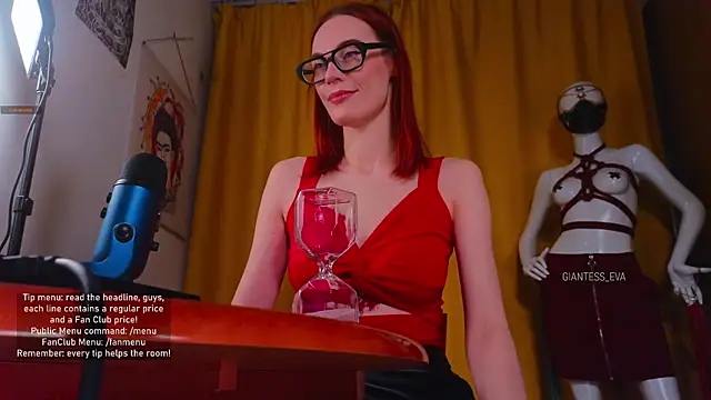 Snapshot of Giantess_Eva chatting on 24, 11, 2025 Giantess Eva online show from 24, 11, 2025