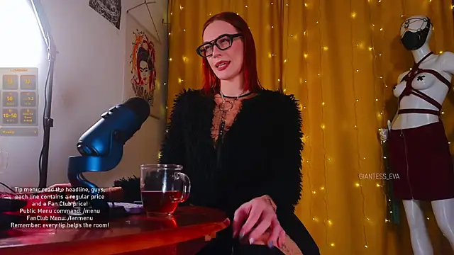 Snapshot of Giantess_Eva chatting on 11, 1, 2026 Giantess Eva online show from 11, 1, 2026