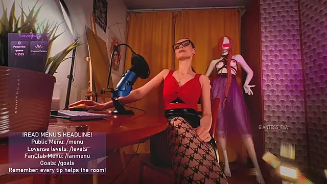 Snapshot of Giantess_Eva chatting on 17, 5, 2026 Giantess Eva online show from 17, 5, 2026