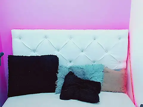 x daniiela x online show from 9, 10, 2025