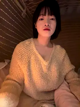 Snapshot of Tramy_xx chatting on 14, 10, 2025 Tramy xx online show from 14, 10, 2025