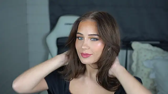 Peachxlush online show from 7, 10, 2025