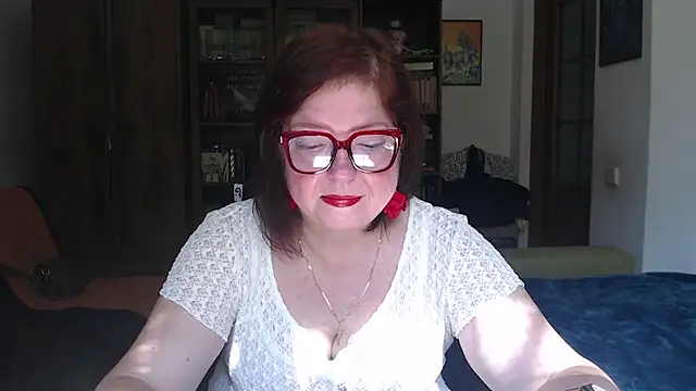 Snapshot of Violet_Pulse chatting on 4, 8, 2026 Violet Pulse online show from 4, 8, 2026