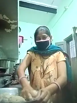 Cute-Charvii online show from 25, 2, 2026