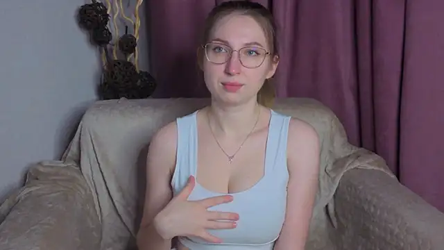 Snapshot of DaliaRadtke chatting on 19, 11, 2025 DaliaRadtke online show from 19, 11, 2025