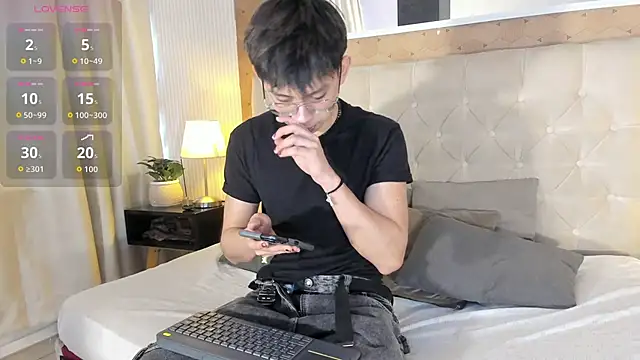 liam twiink online show from 9, 11, 2025