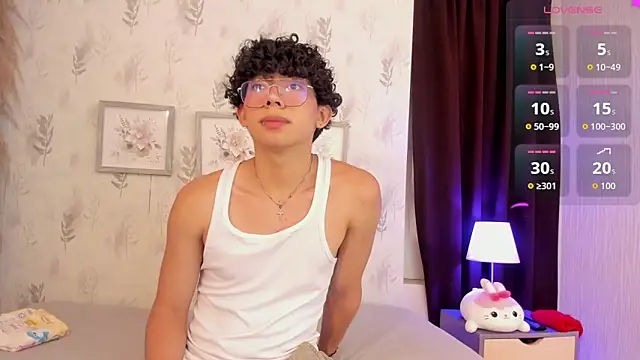 Snapshot of liam_twiink chatting on 25, 5, 2026 liam twiink online show from 25, 5, 2026