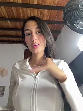 Snapshot of Julieta_Duque chatting on 17, 3, 2026 Julieta Duque online show from 17, 3, 2026