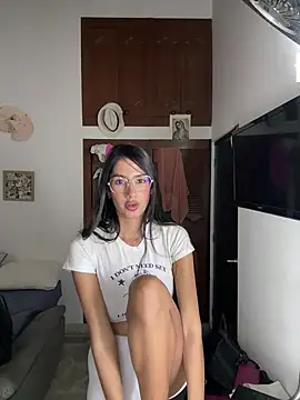 Snapshot of Julieta_Duque chatting on 25, 3, 2026 Julieta Duque online show from 25, 3, 2026