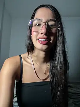 Snapshot of Julieta_Duque chatting on 29, 3, 2026 Julieta Duque online show from 29, 3, 2026