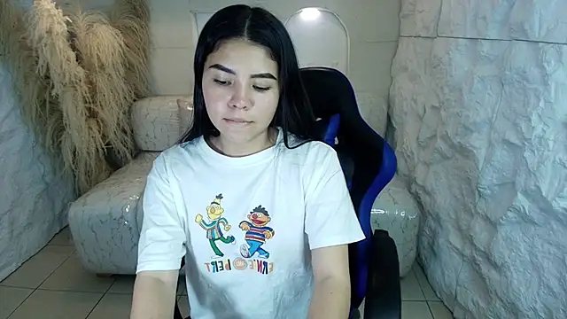 Snapshot of ambarina_r chatting on 26, 9, 2025 ambarina r online show from 26, 9, 2025