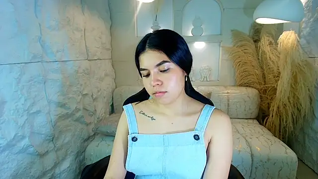 Snapshot of ambarina_r chatting on 18, 11, 2025 ambarina r online show from 18, 11, 2025