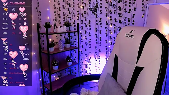 LinaBlossom  online show from 10, 6, 2026