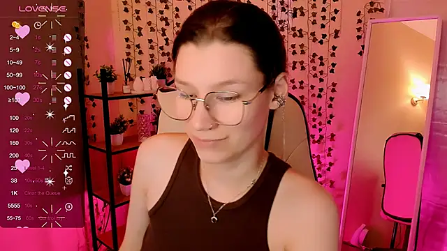 LinaBlossom  online show from 13, 6, 2026