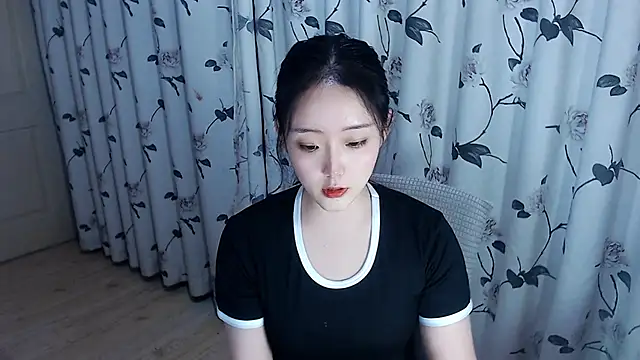 Snapshot of Niannian- chatting on 4, 10, 2025 Niannian- online show from 4, 10, 2025