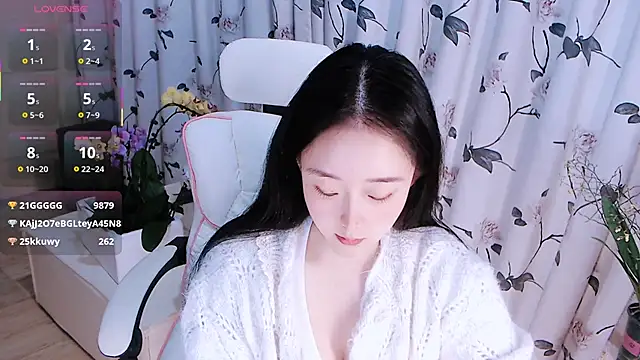 Niannian- online show from 5, 12, 2025