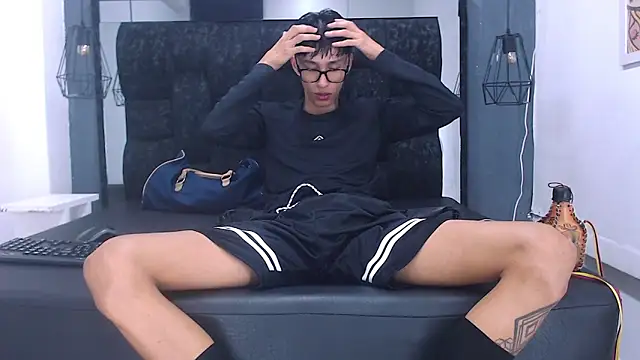 Daniel delux  online show from 12, 10, 2025