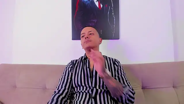 Snapshot of MaximoHall86 chatting on 24, 11, 2025 MaximoHall86 online show from 24, 11, 2025