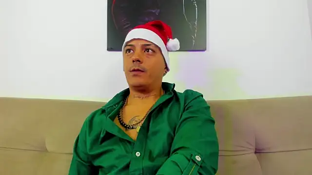 Snapshot of MaximoHall86 chatting on 3, 12, 2025 MaximoHall86 online show from 3, 12, 2025