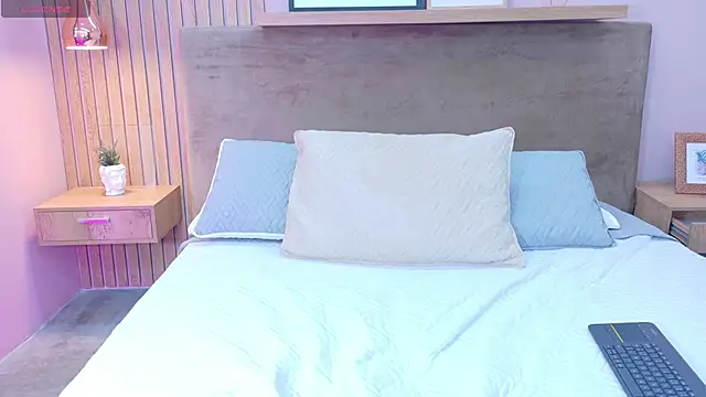 Snapshot of cielo_rivera chatting on 18, 10, 2025 cielo rivera online show from 18, 10, 2025