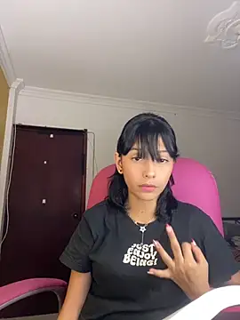 xoxo milk online show from 4, 12, 2025