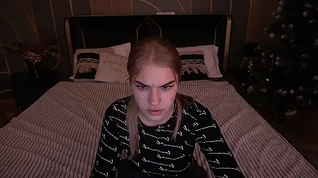 Snapshot of AlinaLiii chatting on 14, 1, 2026 AlinaLiii online show from 14, 1, 2026