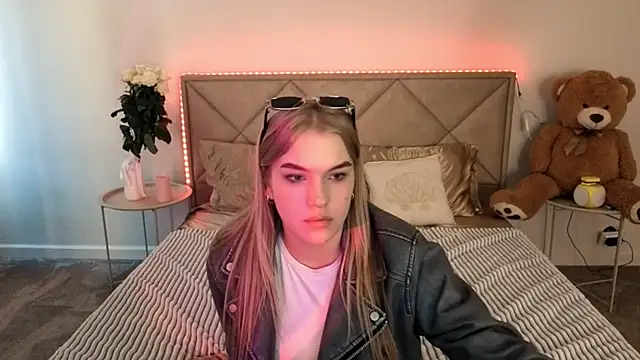 Snapshot of AlinaLiii chatting on 12, 3, 2026 AlinaLiii online show from 12, 3, 2026